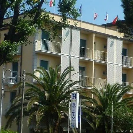 Hotel Riva 3*